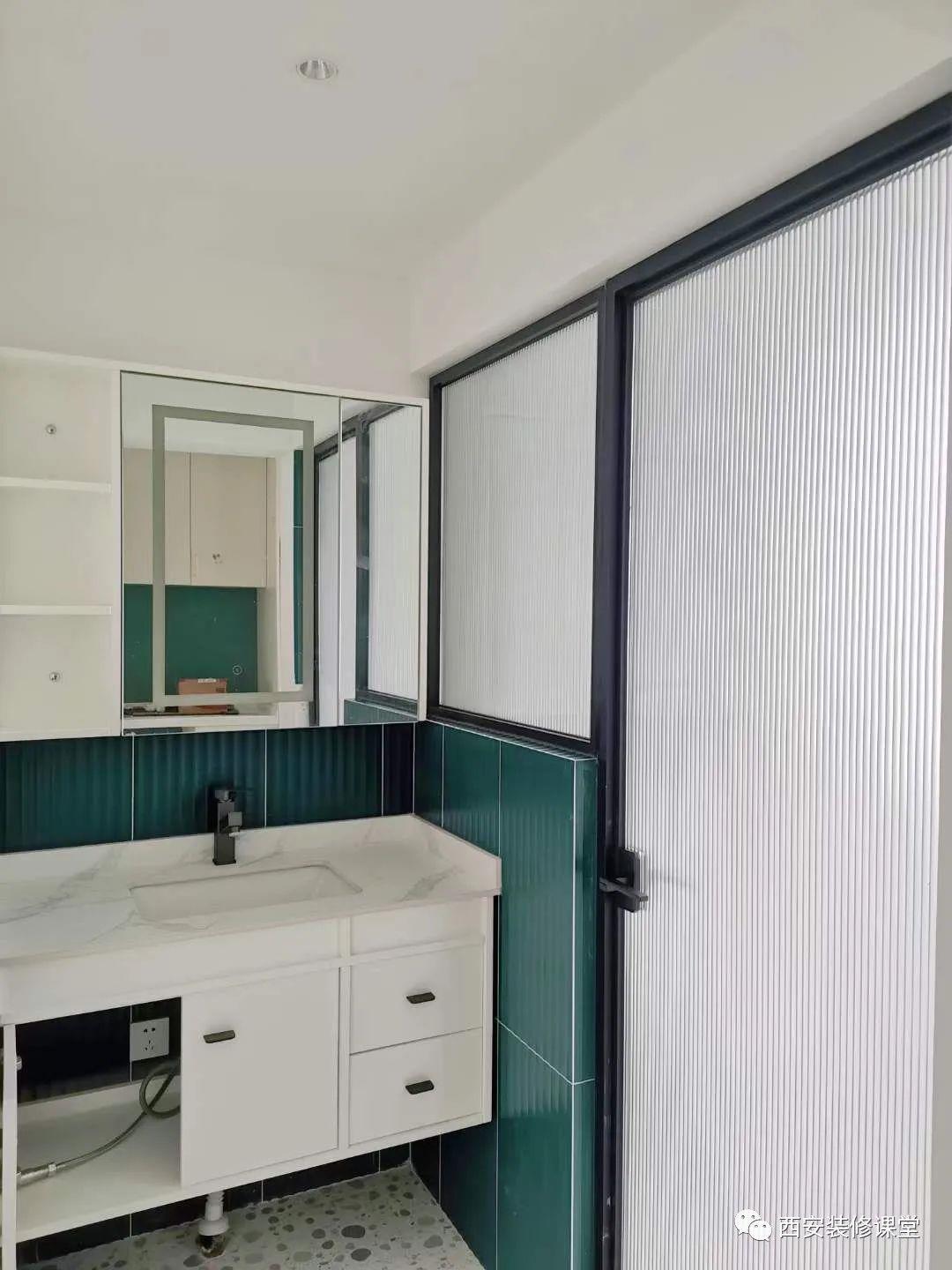 Bathroom door and window to meet lighting and space value
