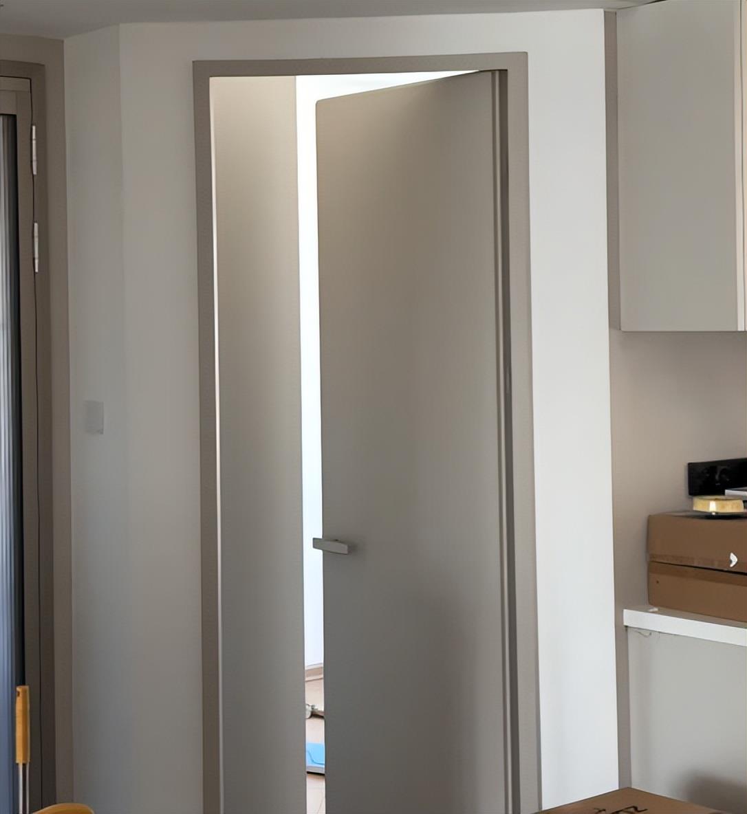 When sleeping, should the \"bedroom door\" be closed? It’s not superstition, it’s based on science