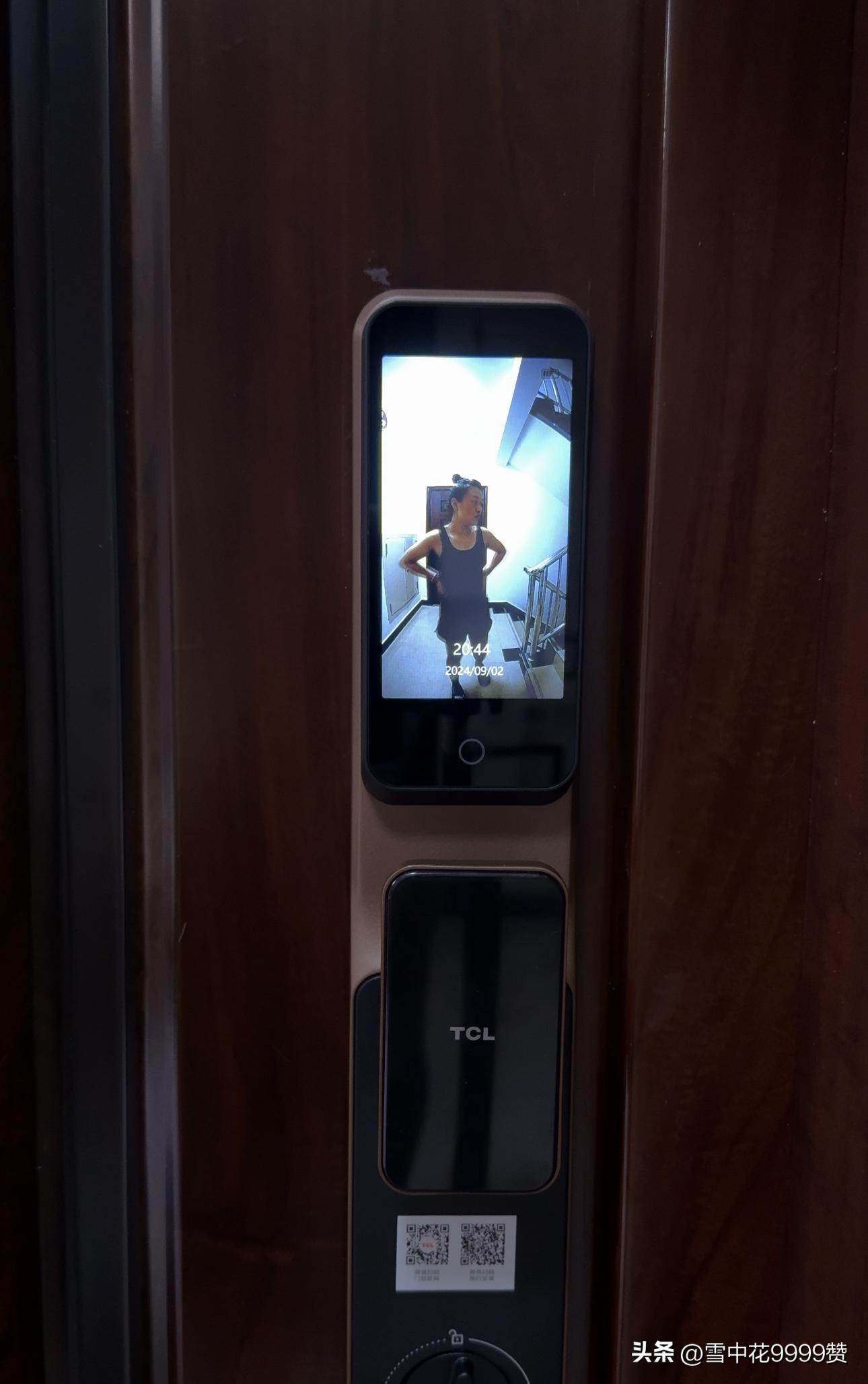 Why are high-end smart locks “unsellable”? After comparing two popular locks, I understood the difference between them