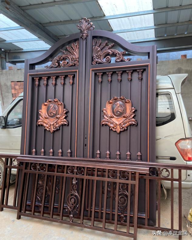 The aluminum art courtyard door costing more than 400 yuan per square meter is Li Gui or Li Kui. If you don’t know the truth, you need to know