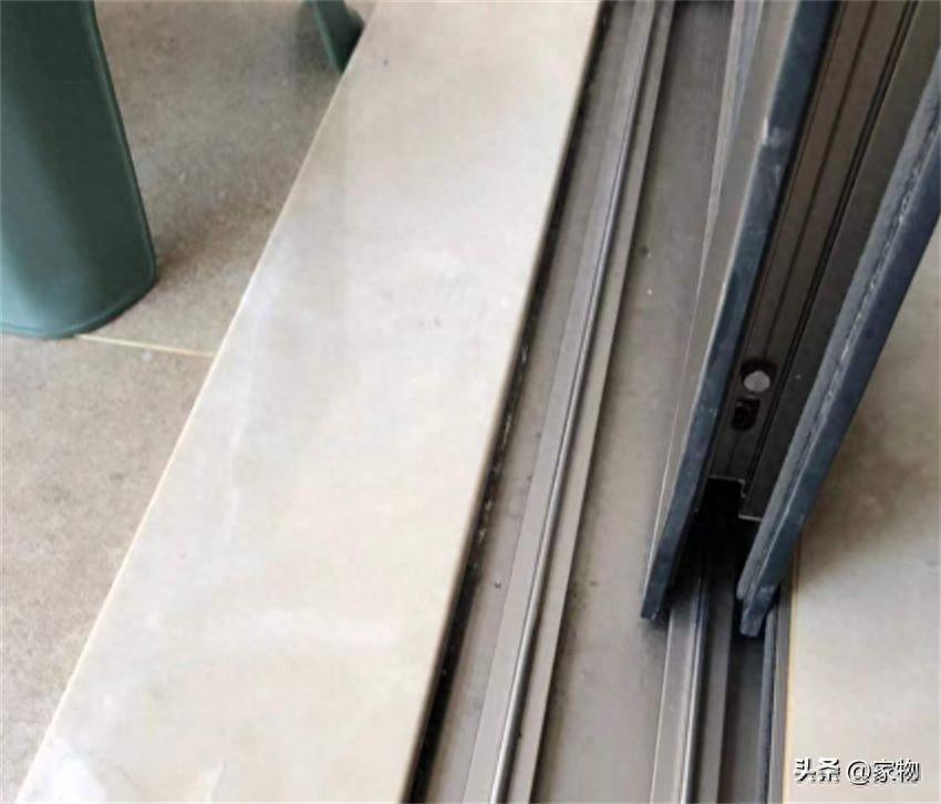 No more sliding doors in the kitchen! Nowadays, this kind of \"folding door\" is popular, which saves space and is easy to use.