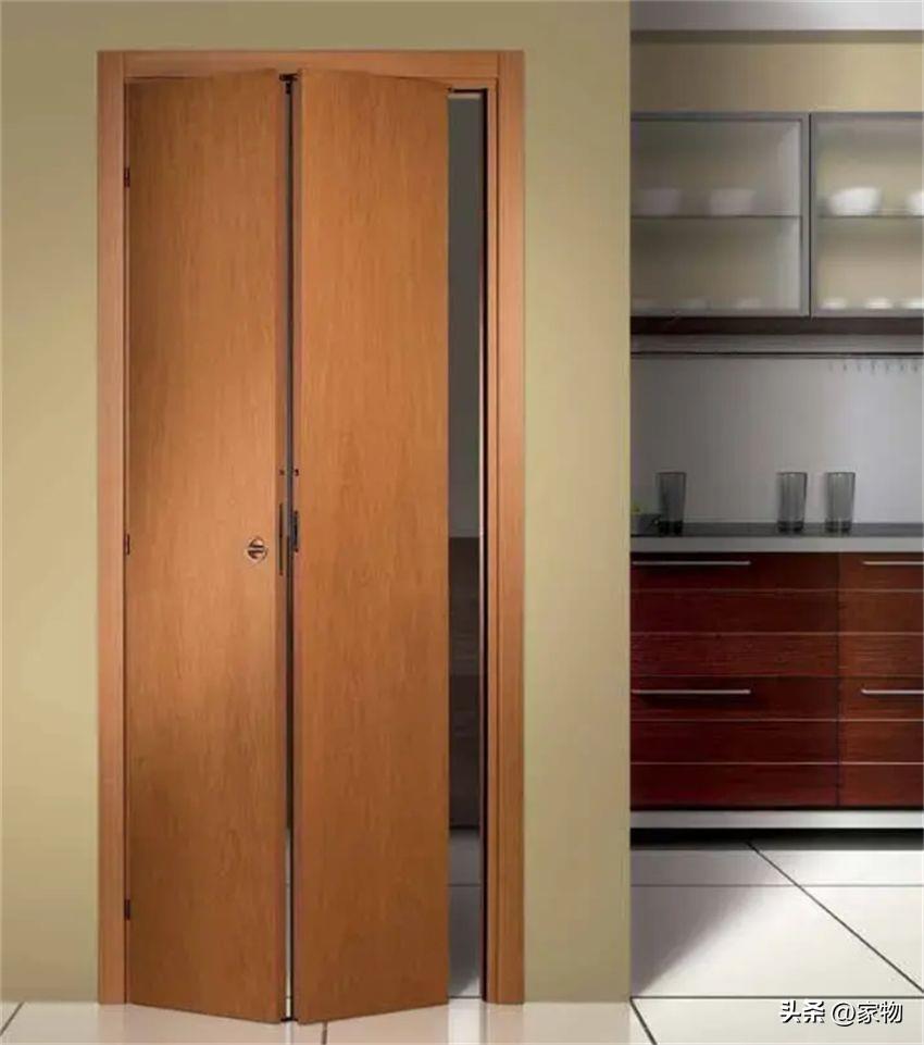 No more sliding doors in the kitchen! Nowadays, this kind of \"folding door\" is popular, which saves space and is easy to use.