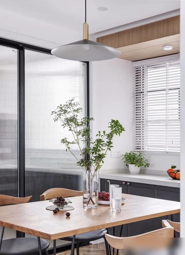 99 square meters, comfortable Nordic style, sliding door design in the dining and kitchen area, bringing love and sunshine home