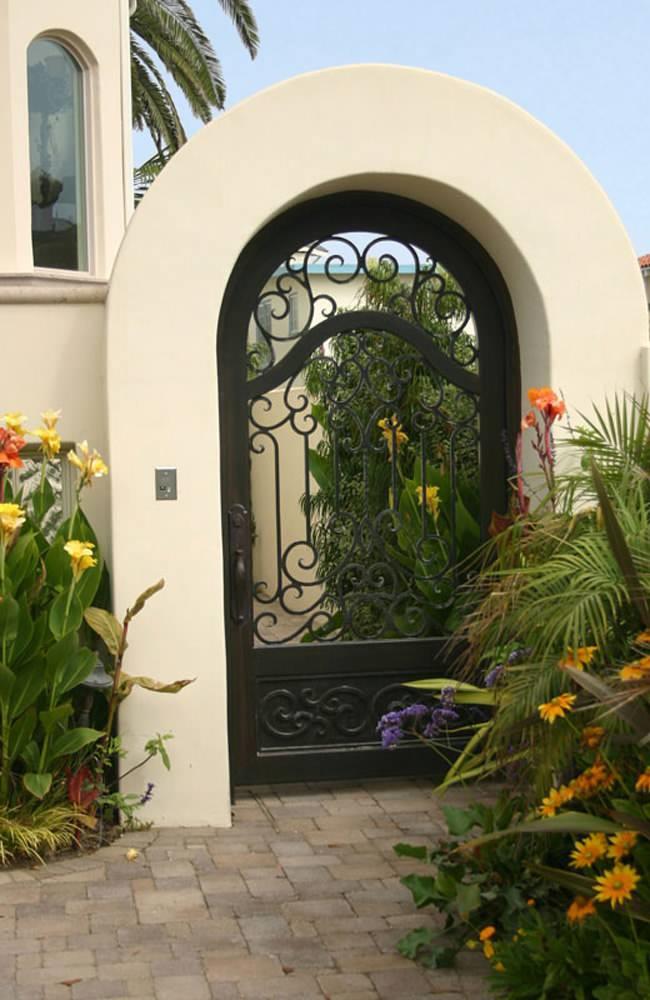 This patio entrance door is something you’ll never forget once you take a look at it.