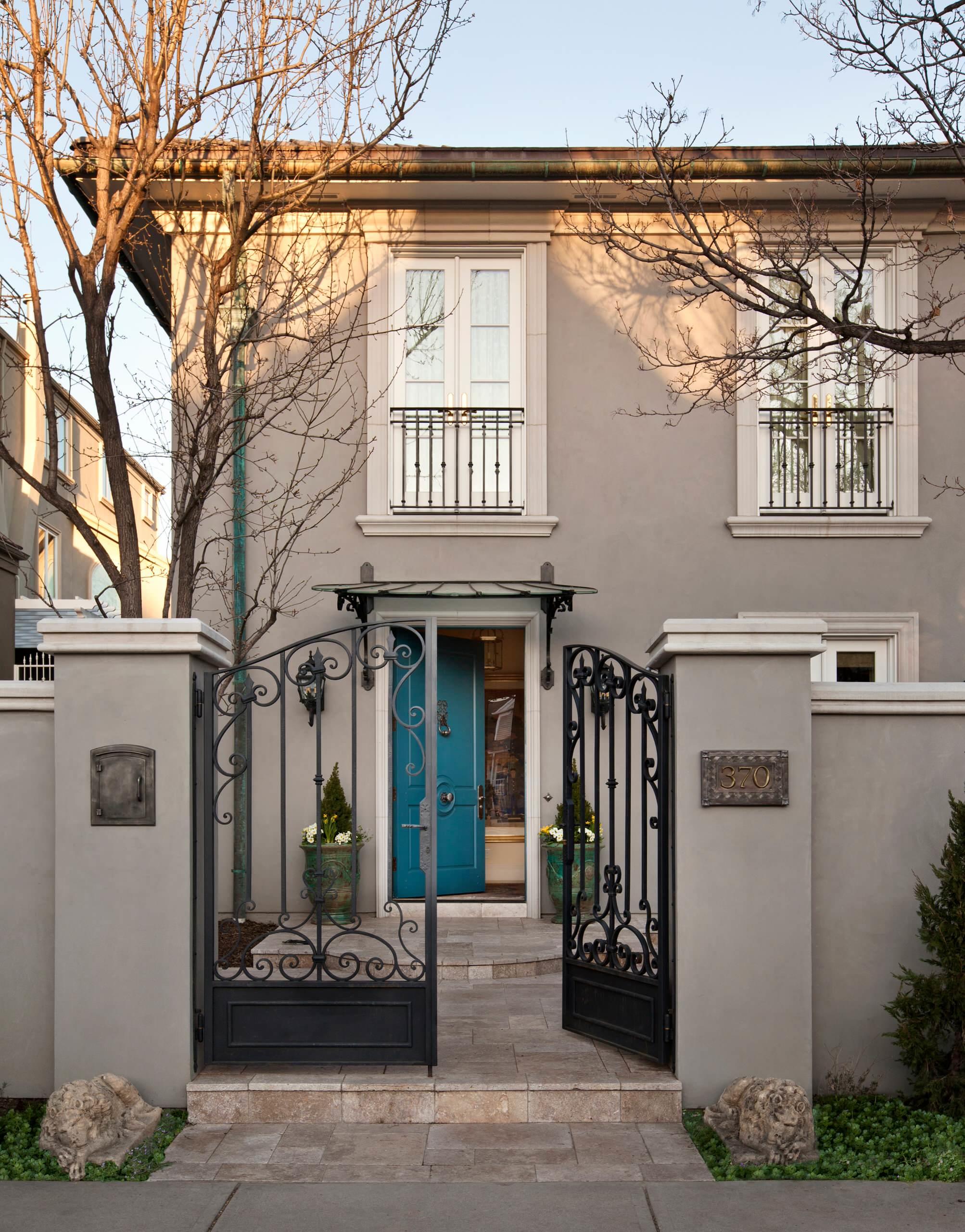This patio entrance door is something you’ll never forget once you take a look at it.