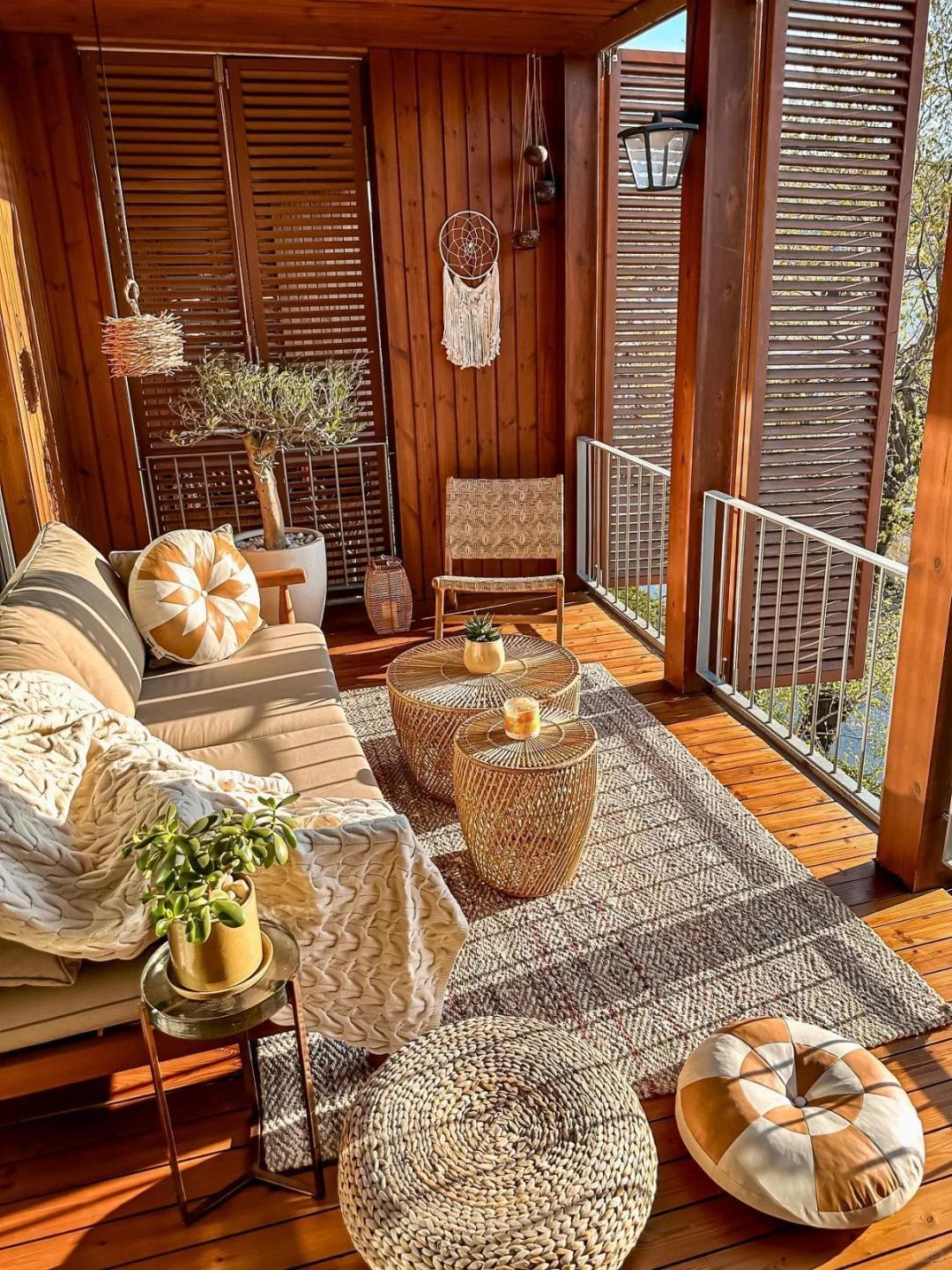 Do you know how foreigners design their balconies?