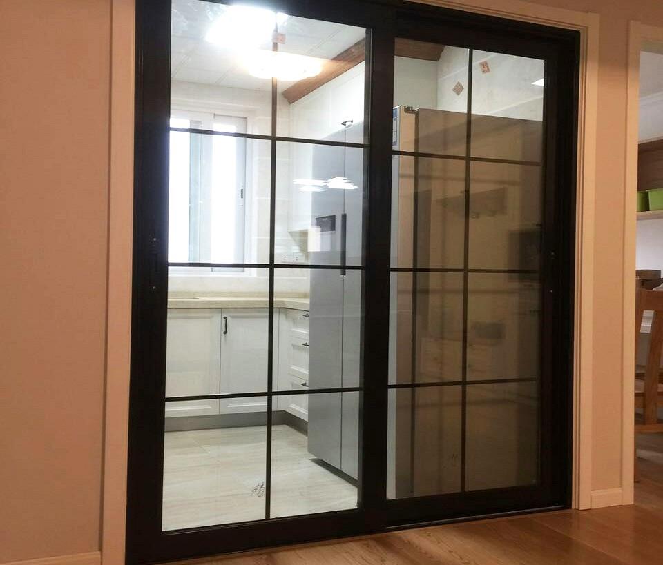 Few families choose traditional sliding doors. These 4 new \"sliding doors\" are eye-catching and really good.