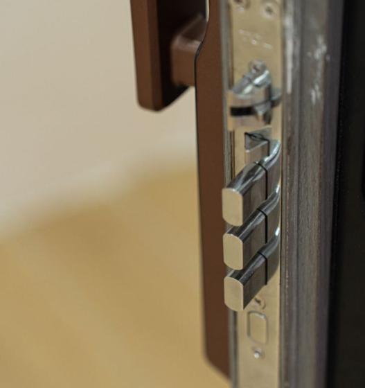 Smart lock brand recommendation: TCL face recognition smart door lock is easy to use and not expensive. The more you use it, the more you like it with its 3 functions.