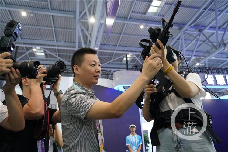 \"5G+Bullet\" high interaction, iris recognition smart door, many cool high technologies are waiting for you at the Smart Expo