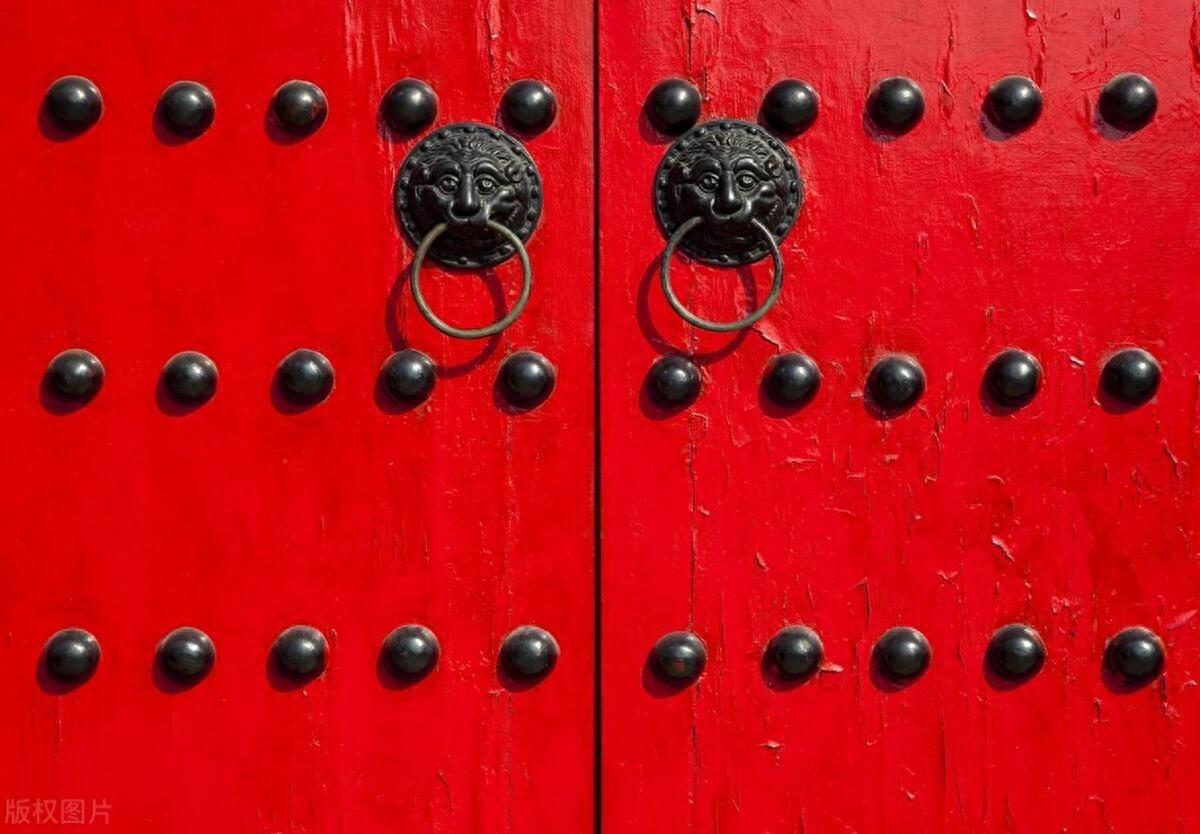 Gate Feng Shui: The mysterious connection between direction, quantity and color