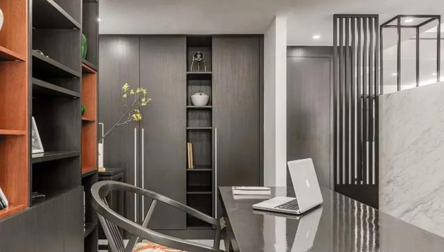Choosing a wardrobe door is actually a simple matter and can be done in 3 minutes