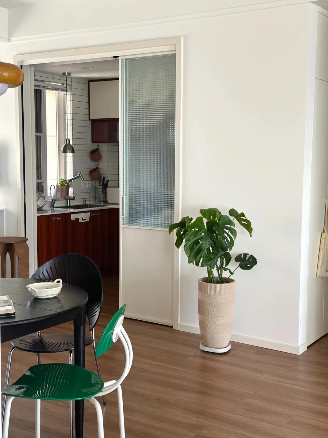 An article to understand: What kind of door should be installed in the kitchen?