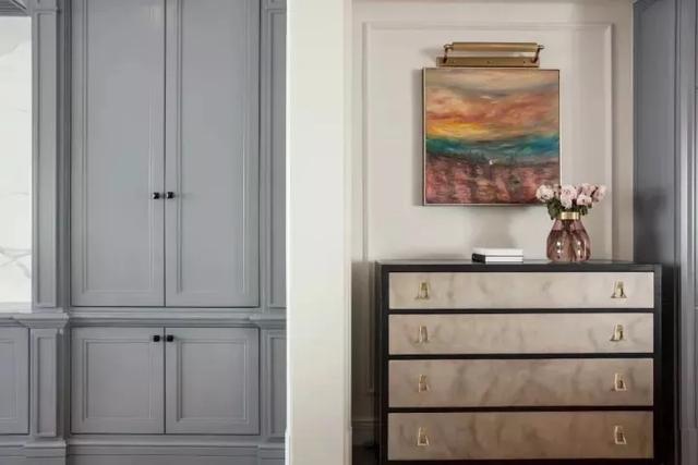 Choosing a wardrobe door is actually a simple matter and can be done in 3 minutes