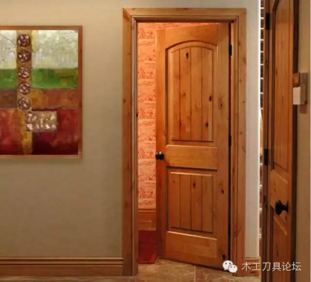 Solid wood door production steps and use of corresponding woodworking machinery