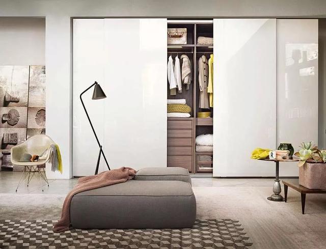 Choosing a wardrobe door is actually a simple matter and can be done in 3 minutes