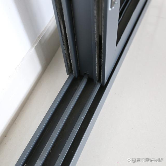Have you chosen the right kitchen aluminum alloy double sliding door? Choosing the right door can improve your quality of life
