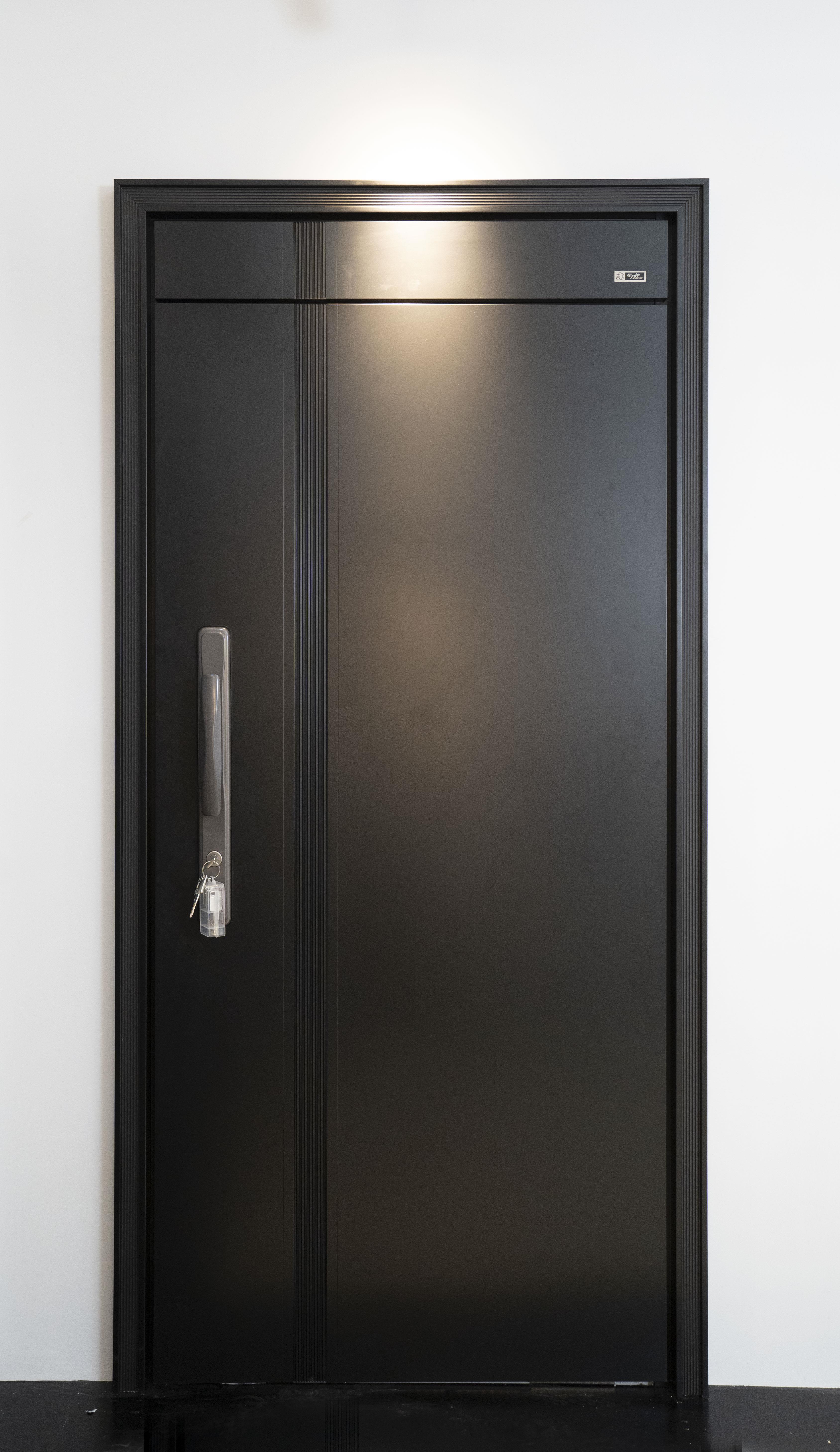 Double and double doors equipped with invisible hinges, feedback on the effect~