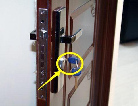 Should I replace the entrance door provided by the developer? Don’t worry anymore, the conscientious building materials boss gives you 2 options