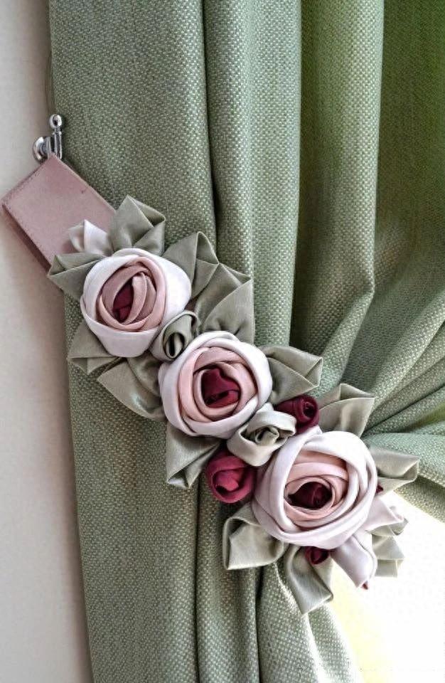[Appreciation of Fabric Art] Use your little hands to make the plain curtains bloom with flowers. There is an illustrated tutorial on flowers at the back.