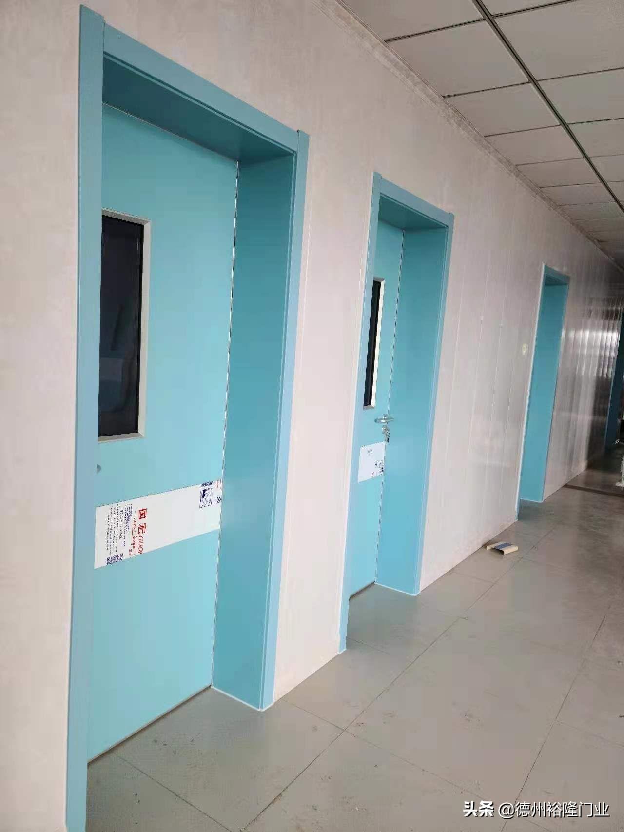The difference between black crystal waterproof aluminum wooden door and carbon crystal panel door