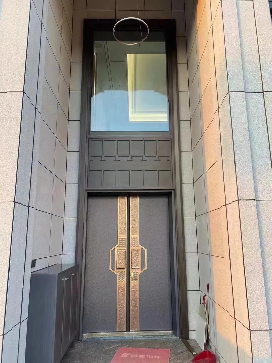 Who is the clown? If you have money to buy concert tickets and decorate your house with cast aluminum doors, why should you be a bitch?