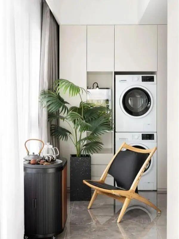This balcony design and renovation is practical and beautiful