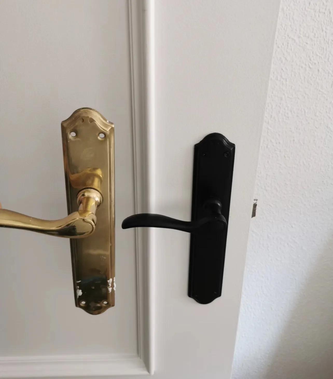Ugly door counterattack: less than 100, \"replaced a door\" for the bathroom