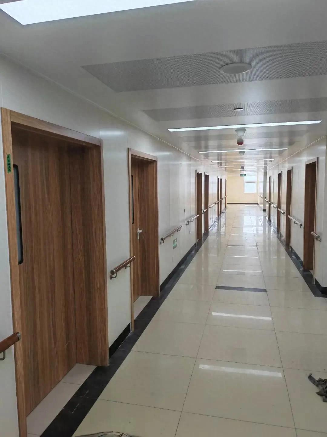 Detailed analysis of hospital door structure