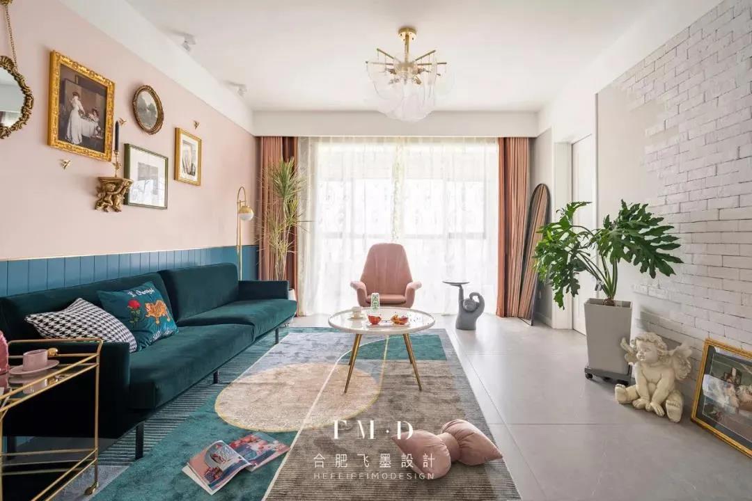 Take stock of the 10 most popular design styles at the moment. If you are decorating, pick the one you like.