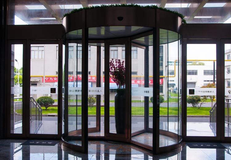 What are the benefits of hotel stainless steel revolving doors?
