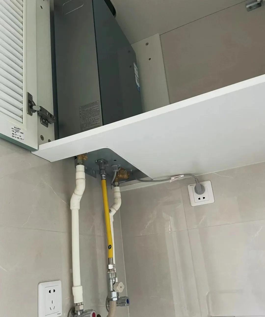 I know that every kitchen must be installed, but I always ignore it. After moving in, my elders praised me for being so good at it!