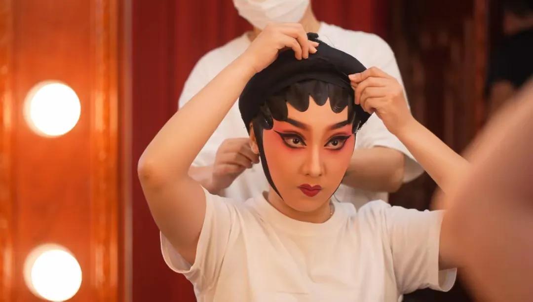 The Cantonese opera trend behind the Cantonese mantra: the code and crisis of cultural inheritance
