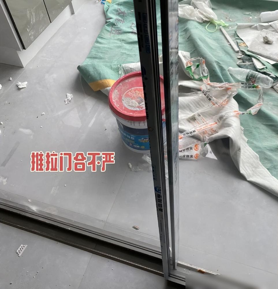 Kitchen or \"sliding door\"? It’s outdated, now the “PD door” is popular, it’s tight and looks good