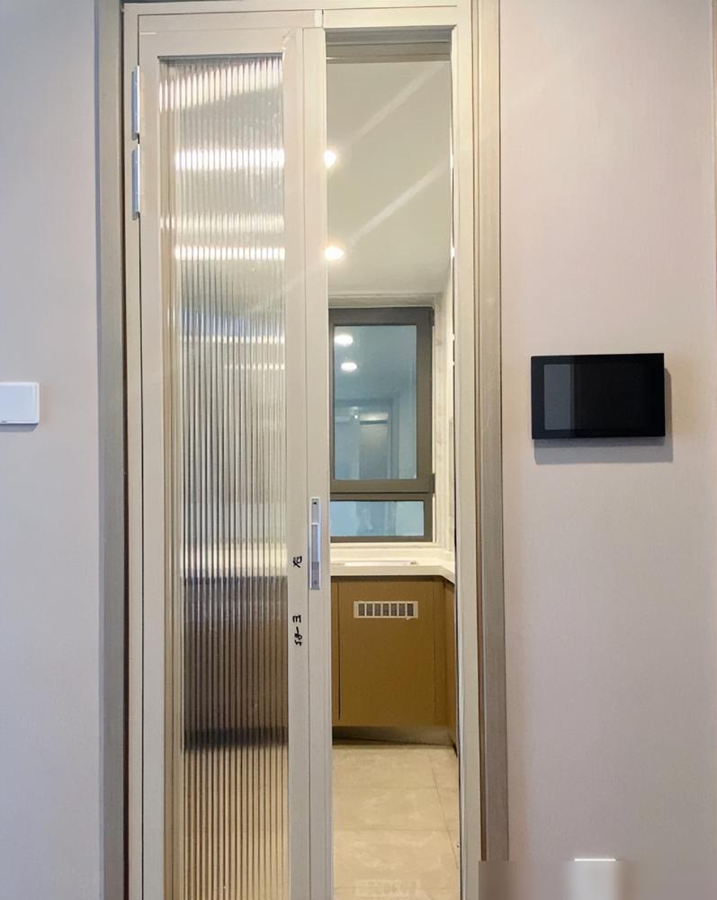 Kitchen or \"sliding door\"? It’s outdated, now the “PD door” is popular, it’s tight and looks good