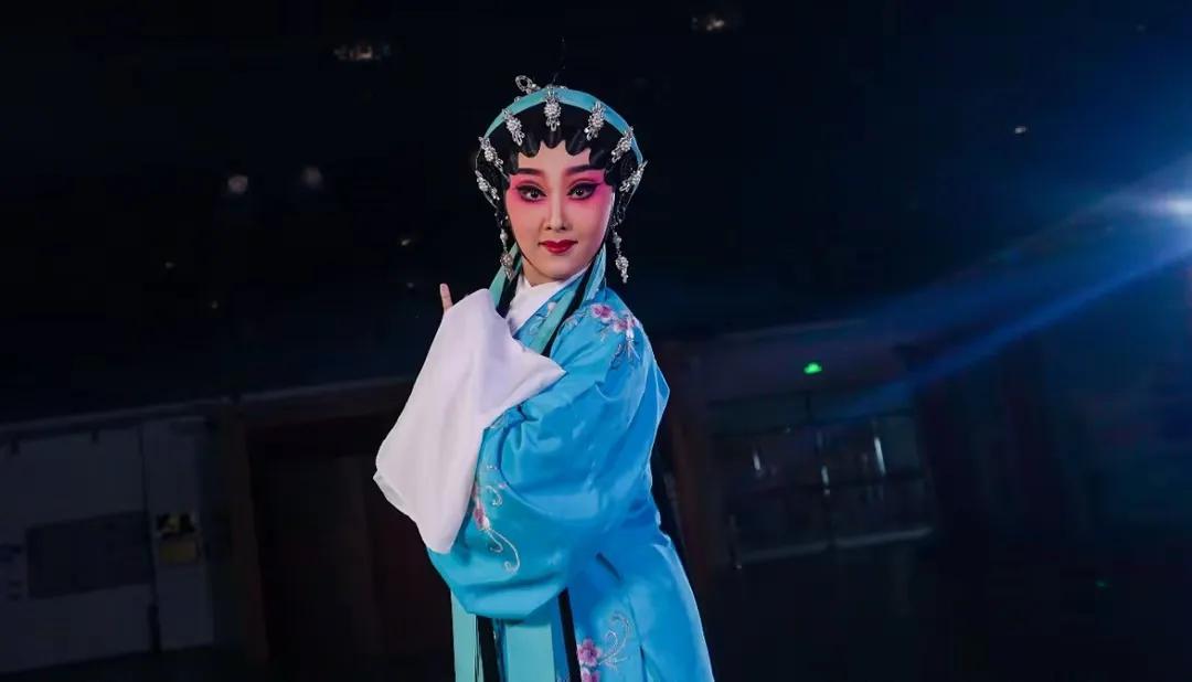The Cantonese opera trend behind the Cantonese mantra: the code and crisis of cultural inheritance