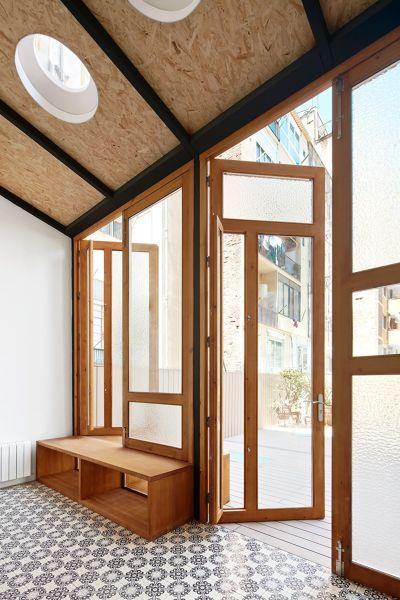 If you want to install two entrance doors, you need to install two, one for entrance and exit, and one for landscaping. No matter how you look at it, it looks classy.