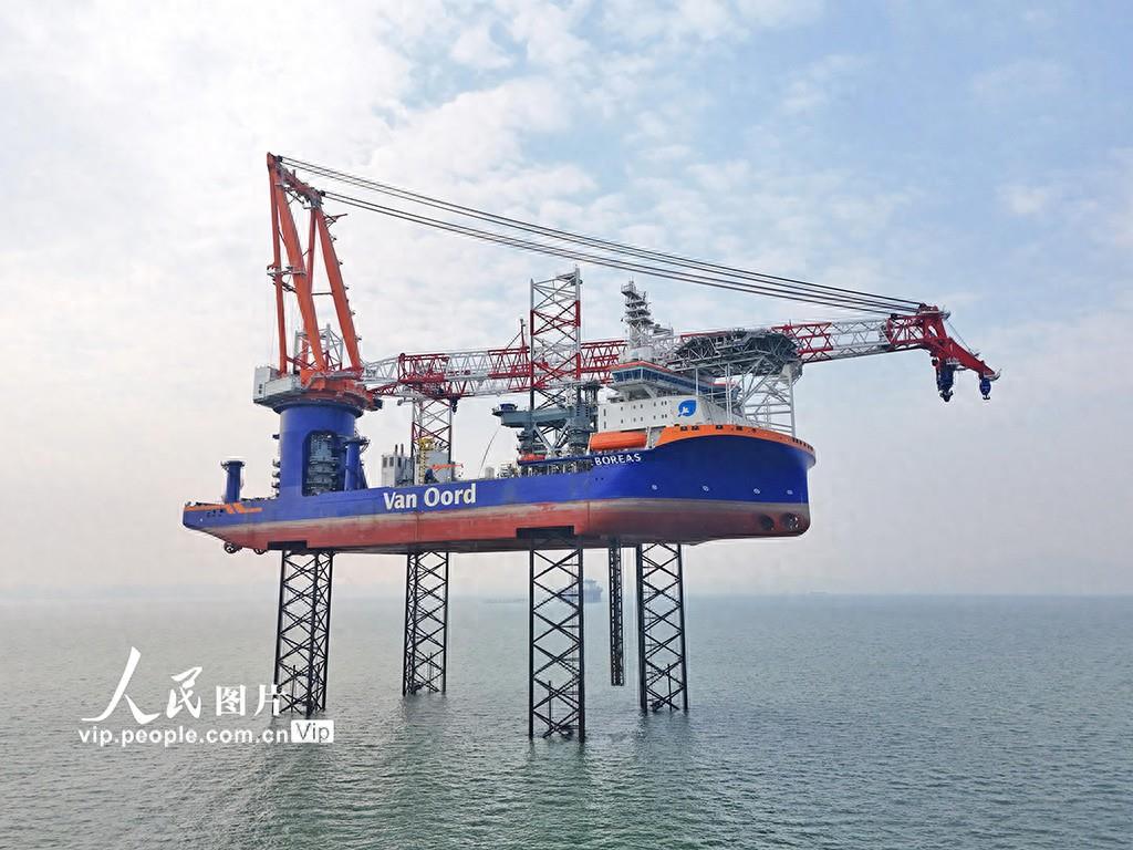 Yantai, Shandong: The world’s largest self-elevating and self-propelled offshore wind power installation ship is delivered