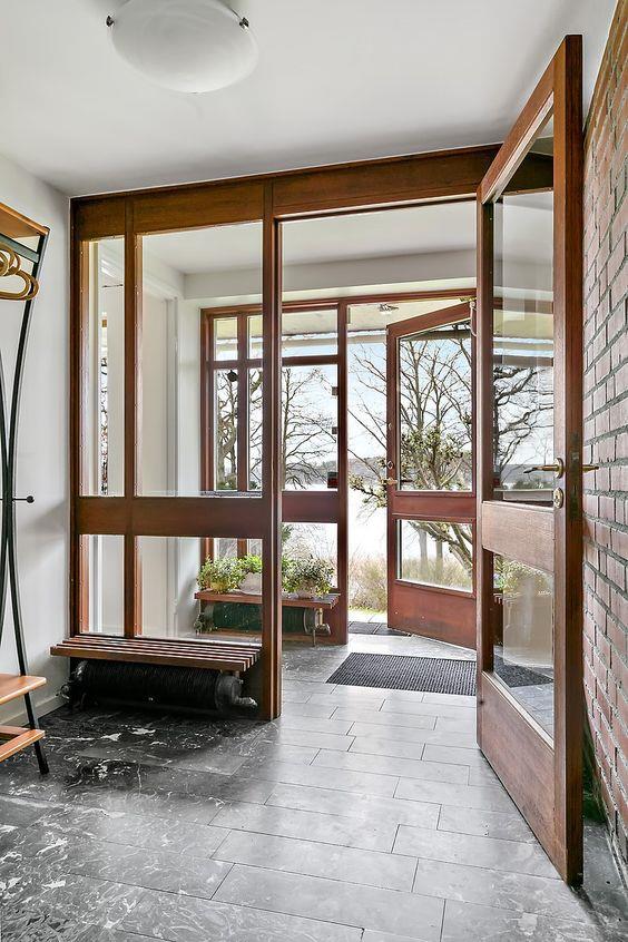 If you want to install two entrance doors, you need to install two, one for entrance and exit, and one for landscaping. No matter how you look at it, it looks classy.
