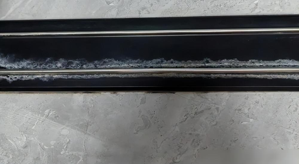 Kitchen or \"sliding door\"? It’s outdated, now the “PD door” is popular, it’s tight and looks good