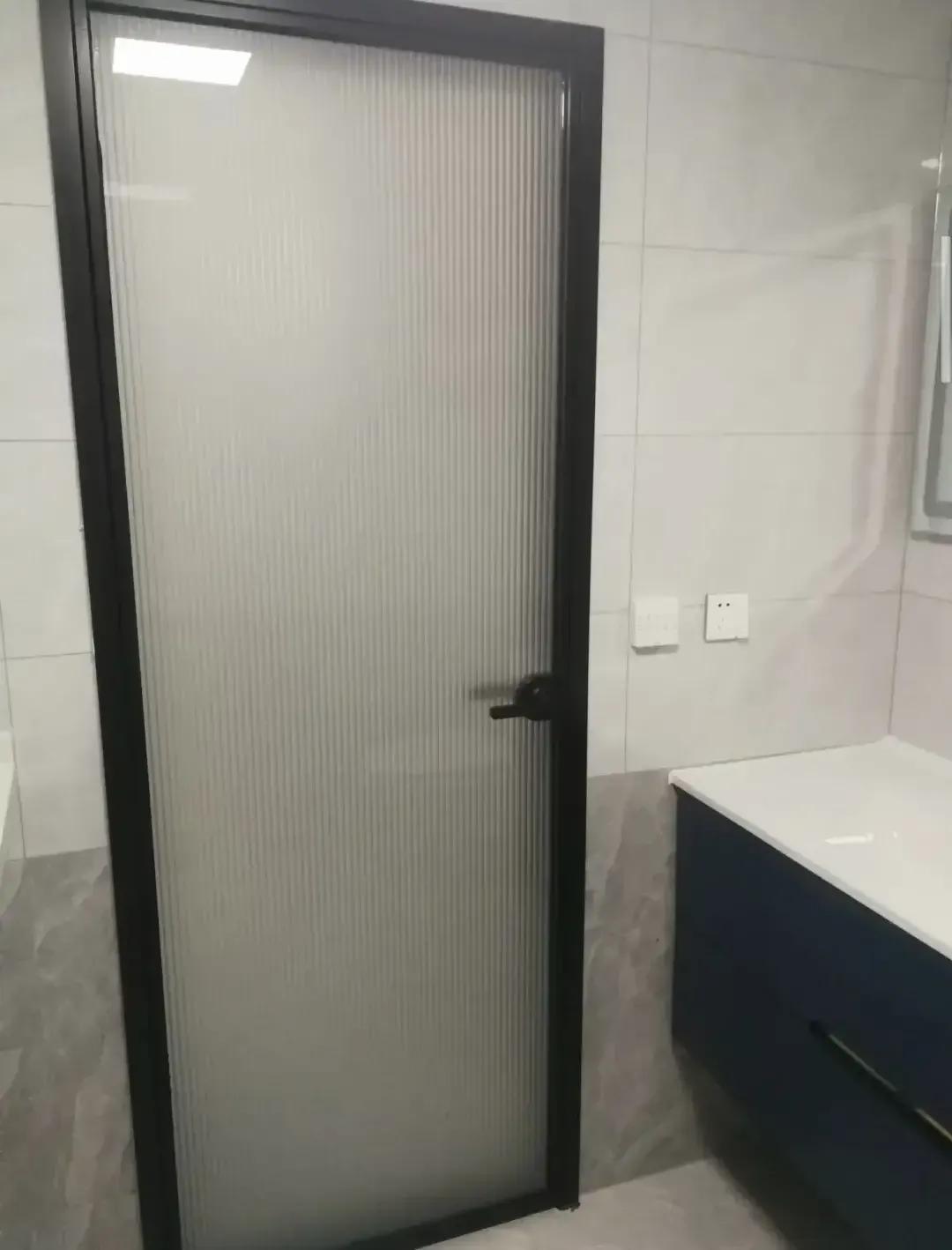 Actual photo of bathroom door decoration effect in new house decoration