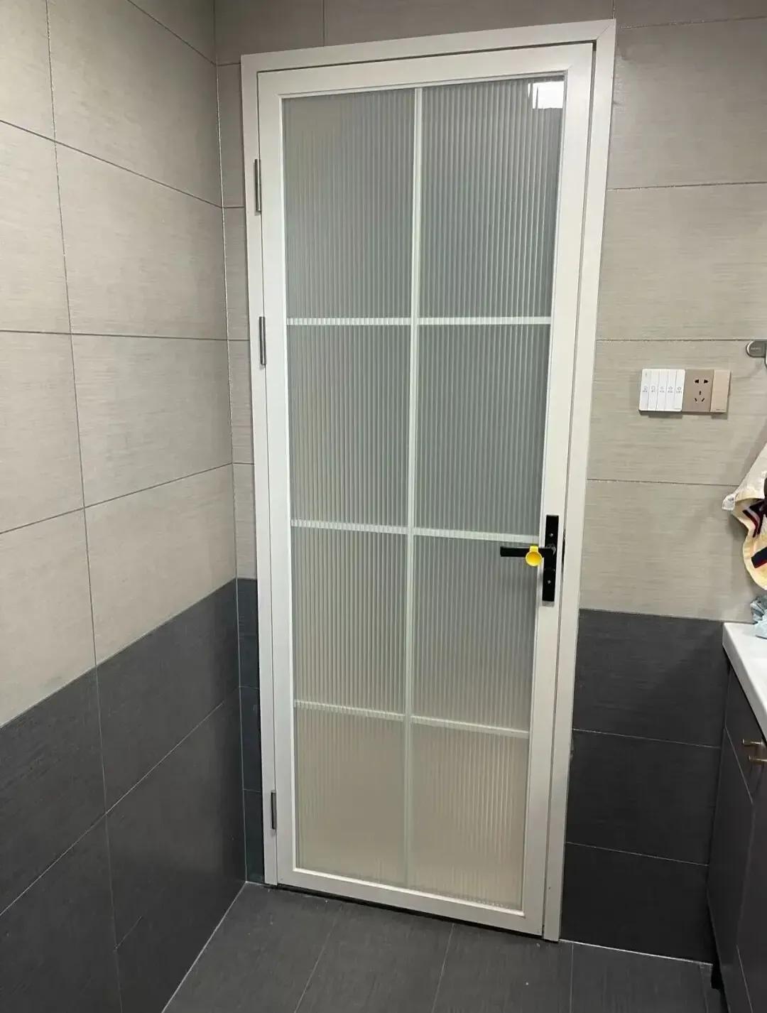 Actual photo of bathroom door decoration effect in new house decoration