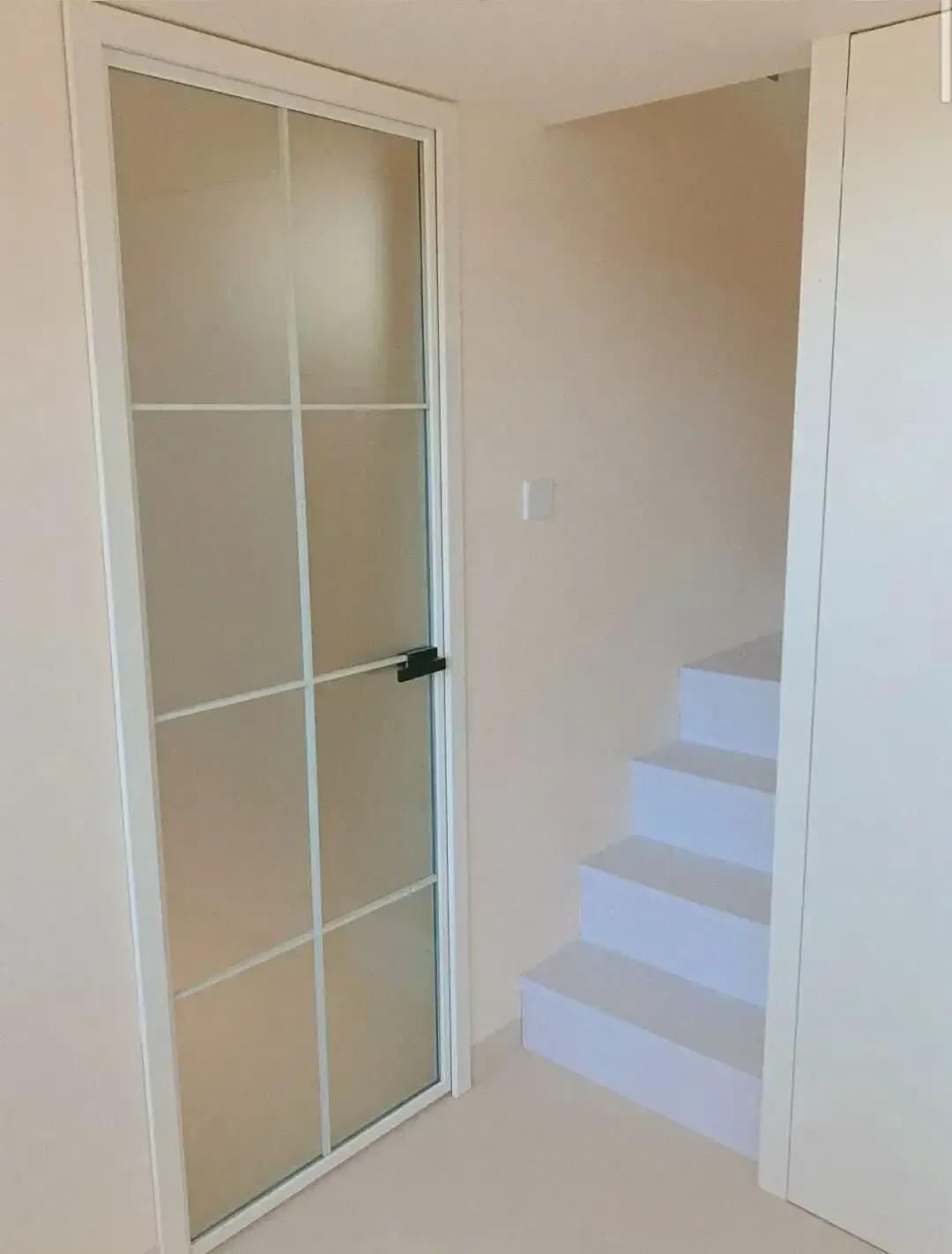 Actual photo of bathroom door decoration effect in new house decoration
