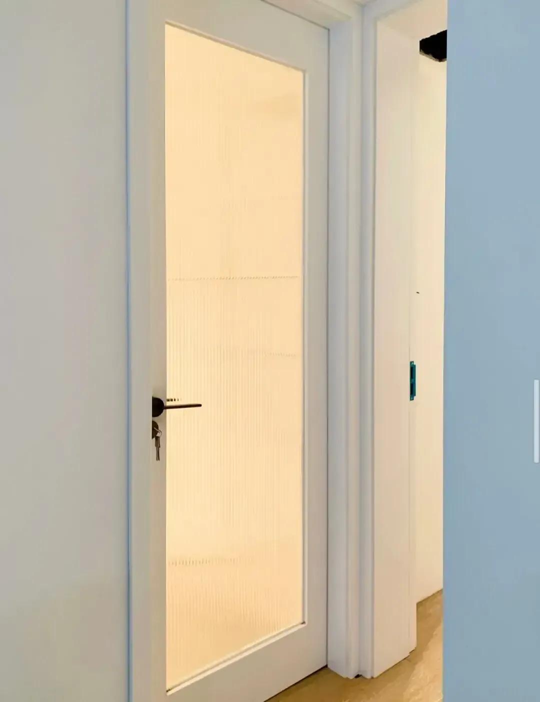 Actual photo of bathroom door decoration effect in new house decoration