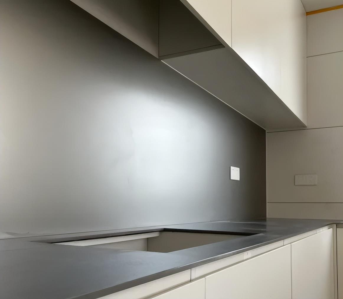 I didn\'t listen to the advice and insisted on making \"5 designs\" for the kitchen. It smelled really good after I moved in. Let me show it to everyone.