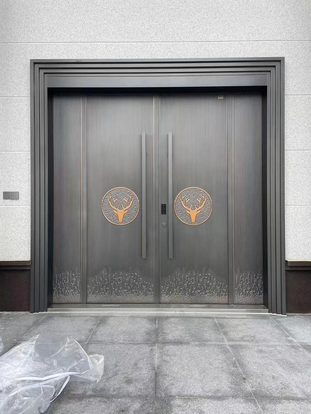 The difference between cast aluminum doors and zinc alloy doors!