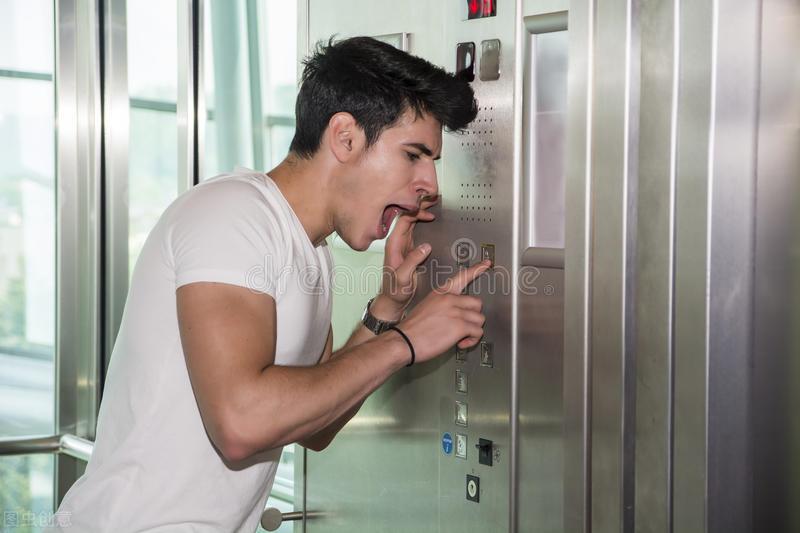 Sad! Boy trapped in elevator fell to death after saving himself! The elevator self-rescue method you know may be wrong