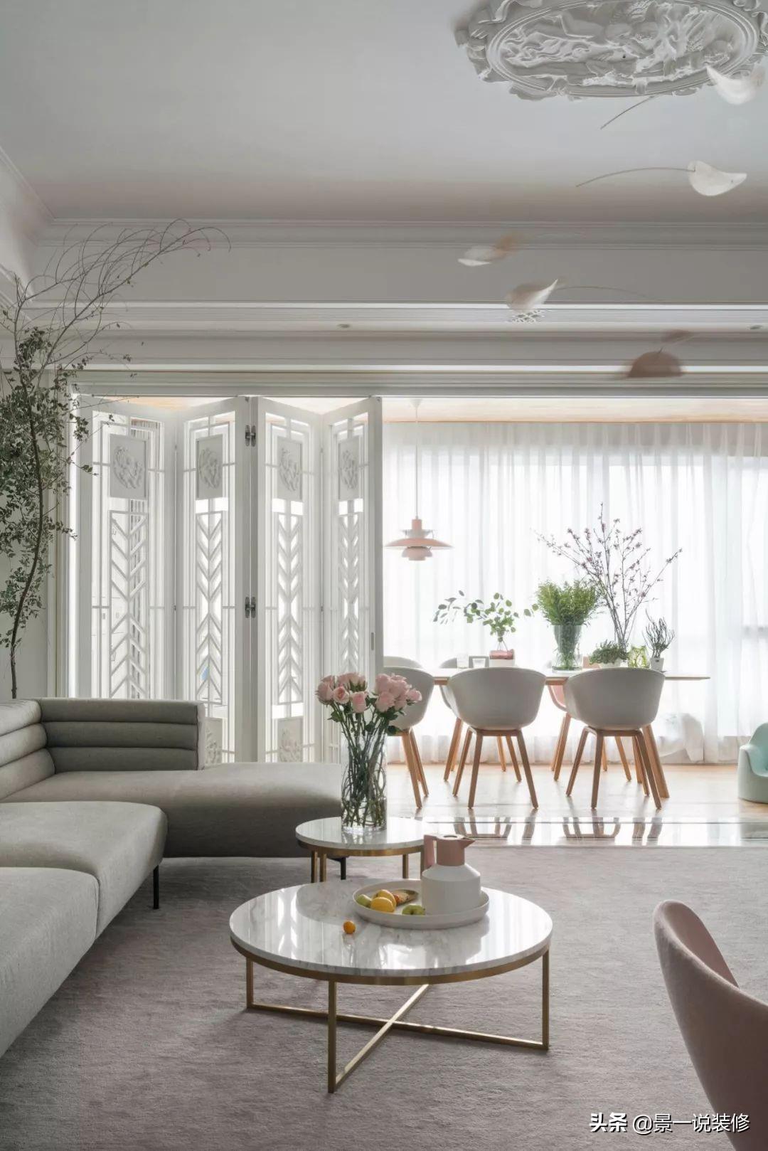 During the original decoration, the balcony and the living room were not merged, and a folding door was made. After moving in, I found that it was really wise.