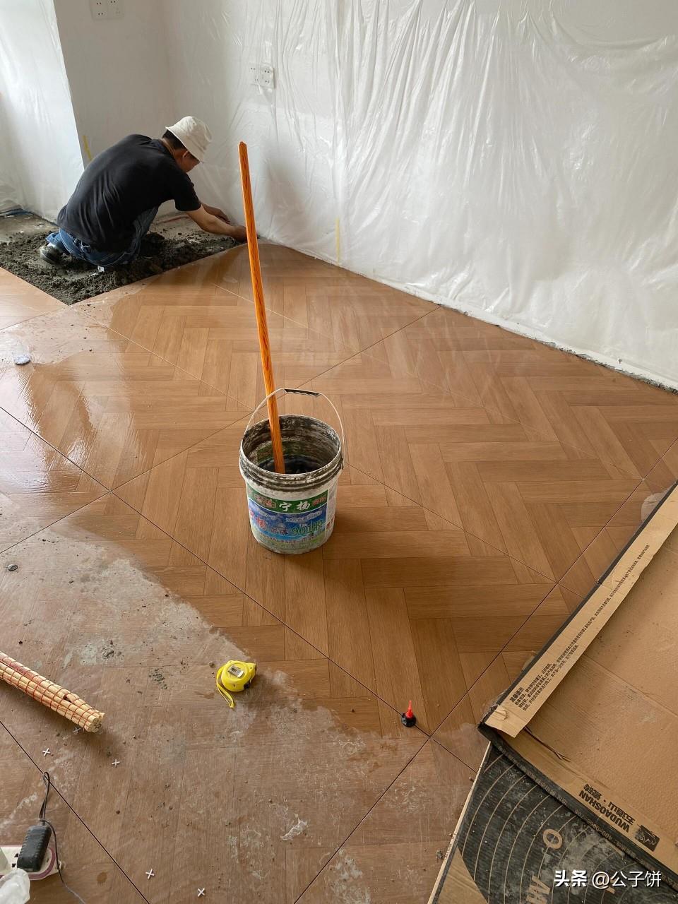 Decoration companies \"dig holes\" - to add items, they will do the following aspects: