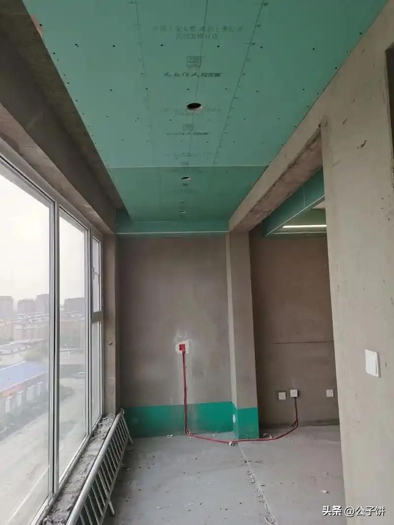 Decoration companies \"dig holes\" - to add items, they will do the following aspects: