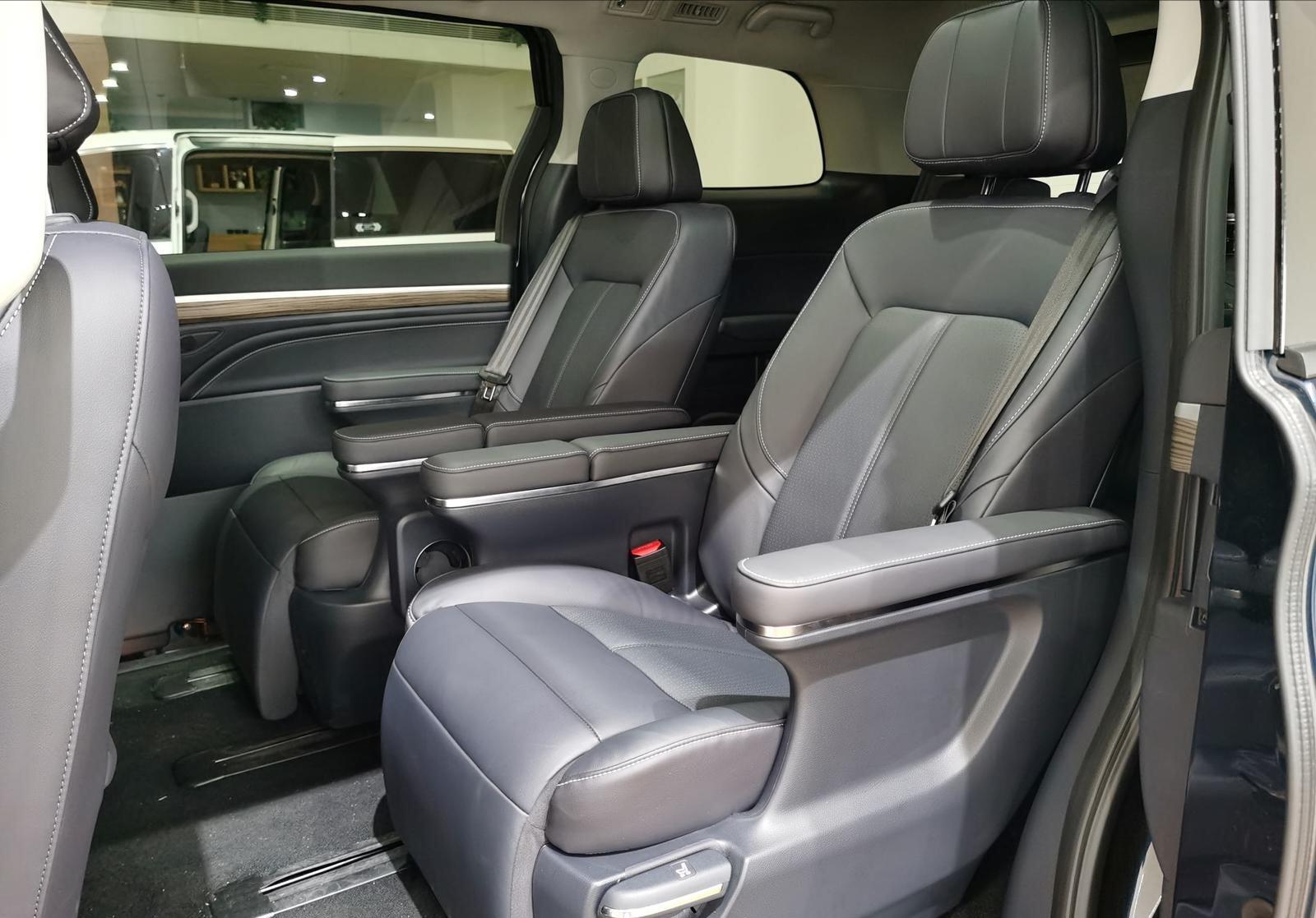 \"Alfa\" among domestic MPVs, 2.0T + electric doors, the new Trumpchi M8 is really domineering